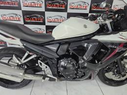 SUZUKI - GSX - 2011/2012 - Branca - R$ 28.900,00
