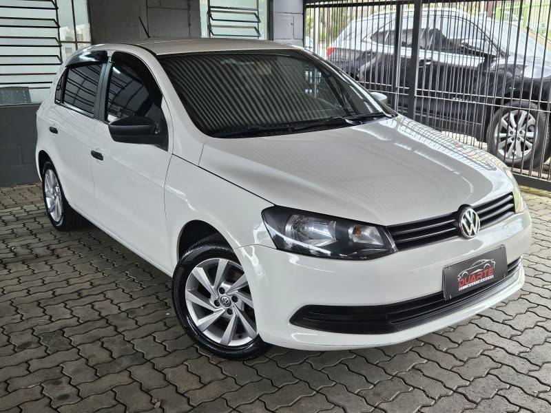 VOLKSWAGEN - GOL - 2013/2014 - Branca - R$ 36.900,00