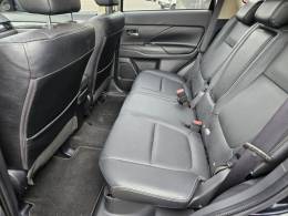 MITSUBISHI - OUTLANDER - 2015/2016 - Preta - R$ 89.900,00