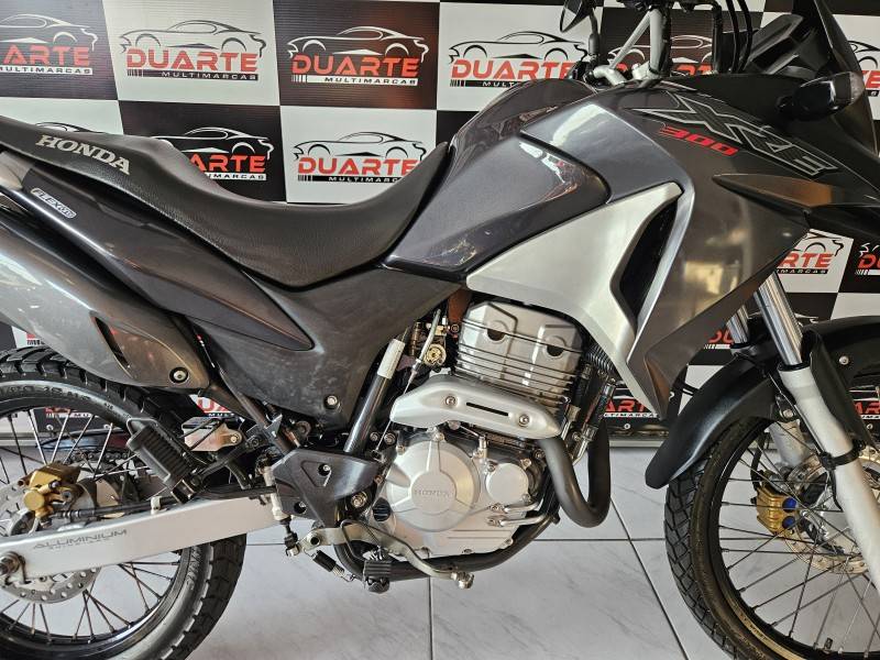 HONDA - XRE 300 - 2016/2016 - Preta - R$ 20.900,00