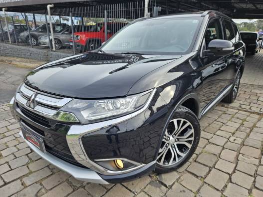 MITSUBISHI - OUTLANDER - 2015/2016 - Preta - R$ 89.900,00