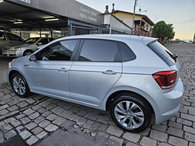 VOLKSWAGEN - POLO - 2018/2019 - Prata - R$ 72.900,00